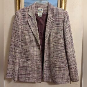 TravelSmith Woman's silk blazer, size 6, hidden pockets